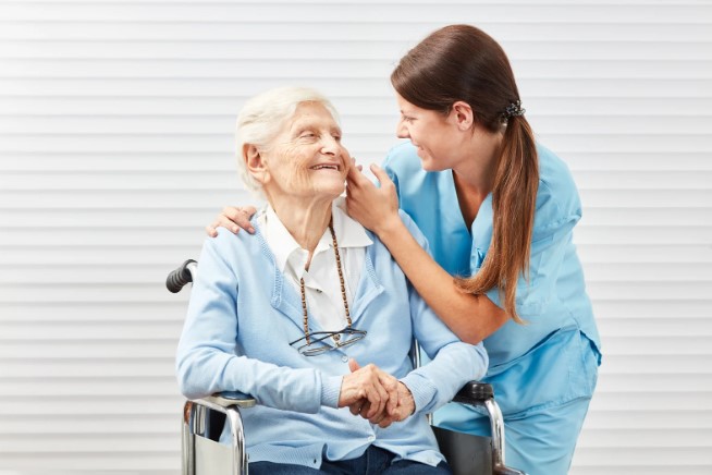 Как восстановиться после перелома шейки бедра: 5 этапов реабилитации