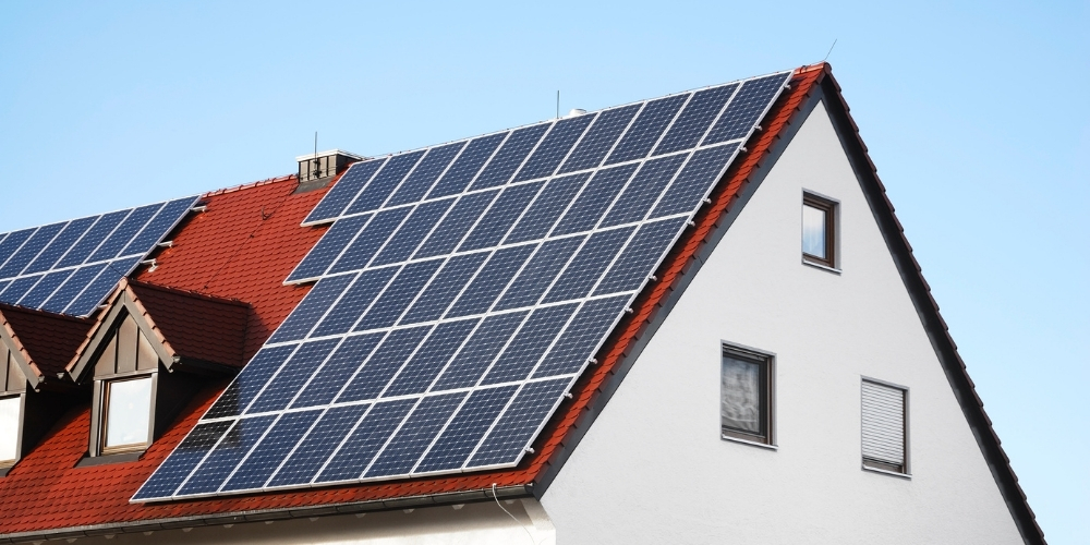 Компанії, які встановлюють сонячні електростанції: чому варто обрати «Правильне електроживлення»